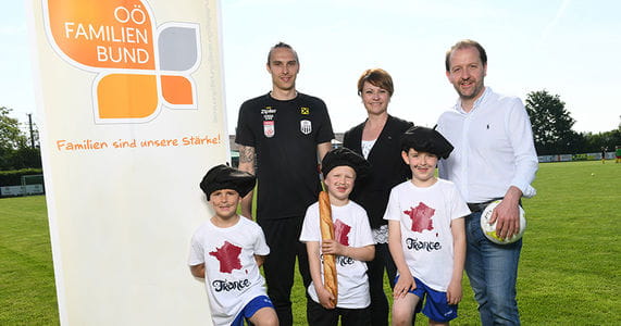 500 Kinder kickten beim Familienbund-Kids-Cup
