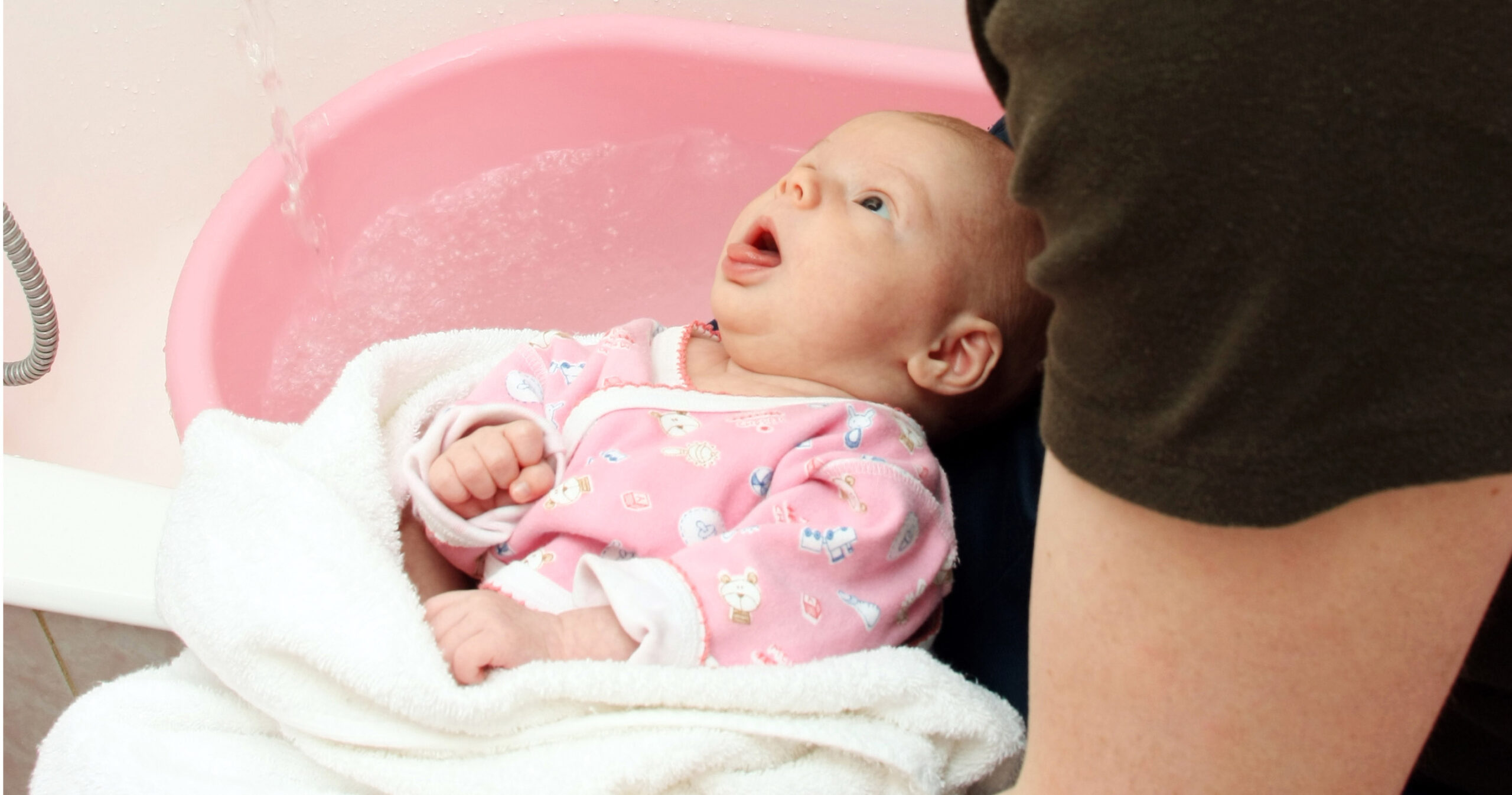 PIX_2013_Vater Baby baden Handtuch Baby