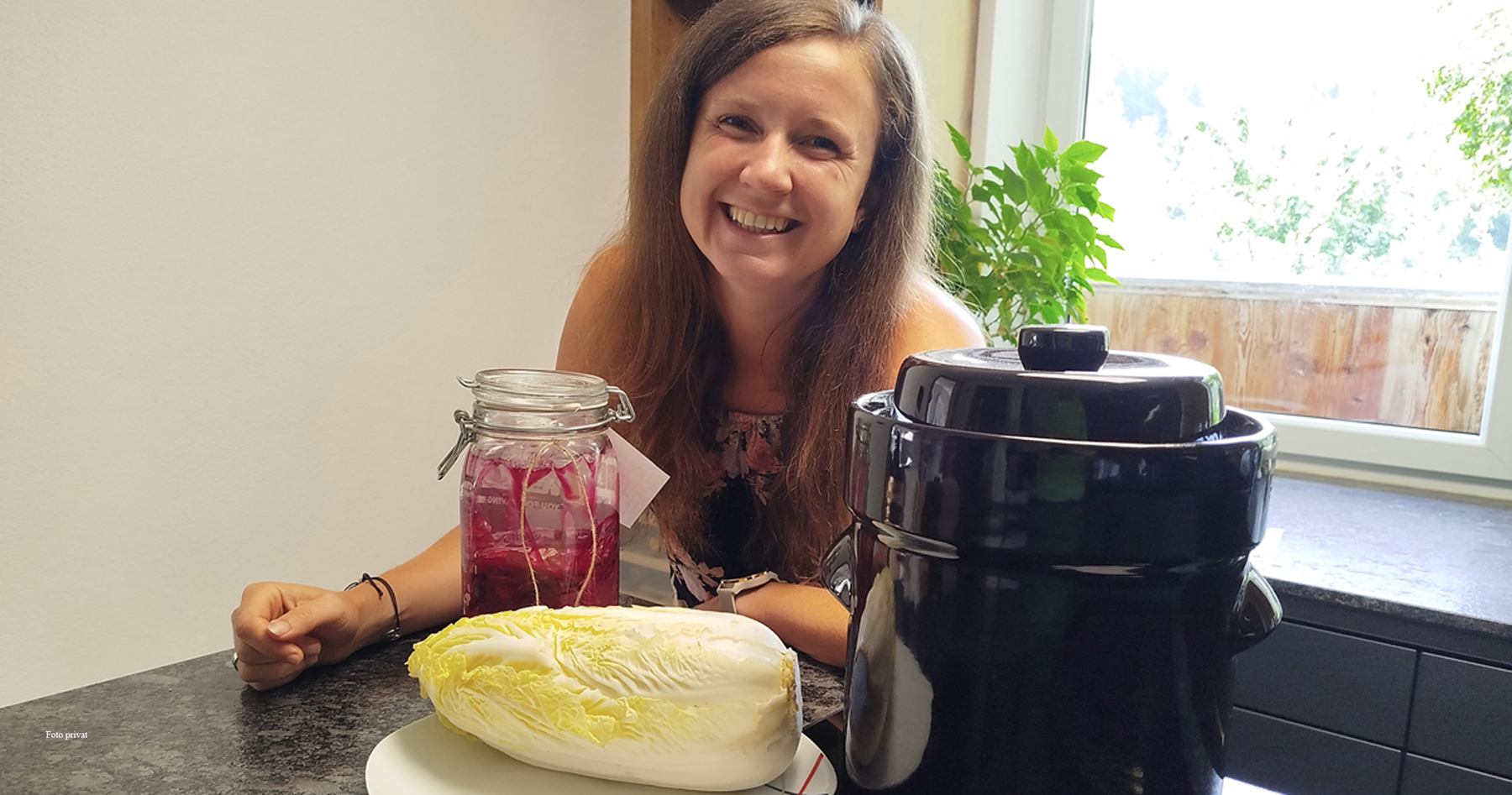 Sabrina Hackl beim Fermentiervorgang