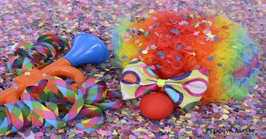 Dekogegenstände für Fasching