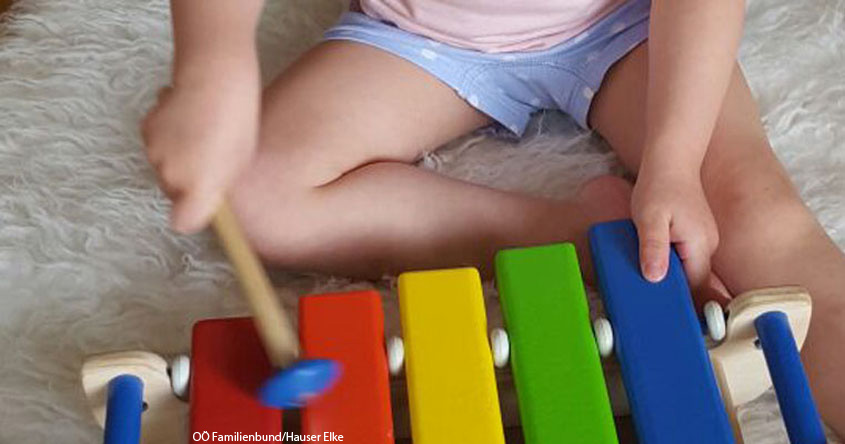 FAM_Elke Hauser_Kind mit Musikinstrument