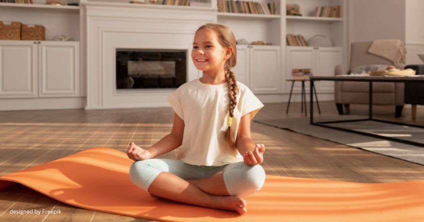 Mädchen macht Yogaübung