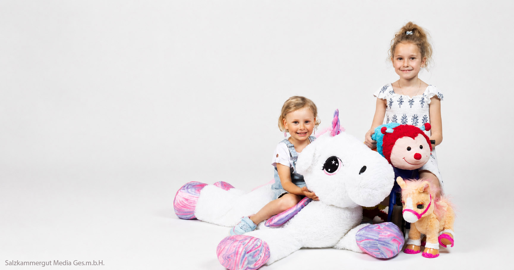 Mamas, Kinder und Spielzeug