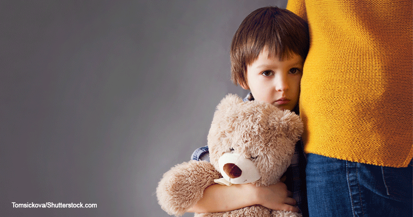 Spenden Kind Teddybär traurig